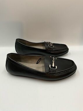 AEROSOLES Loafers Size 9W  Black Leather Metal-Bit Loafers